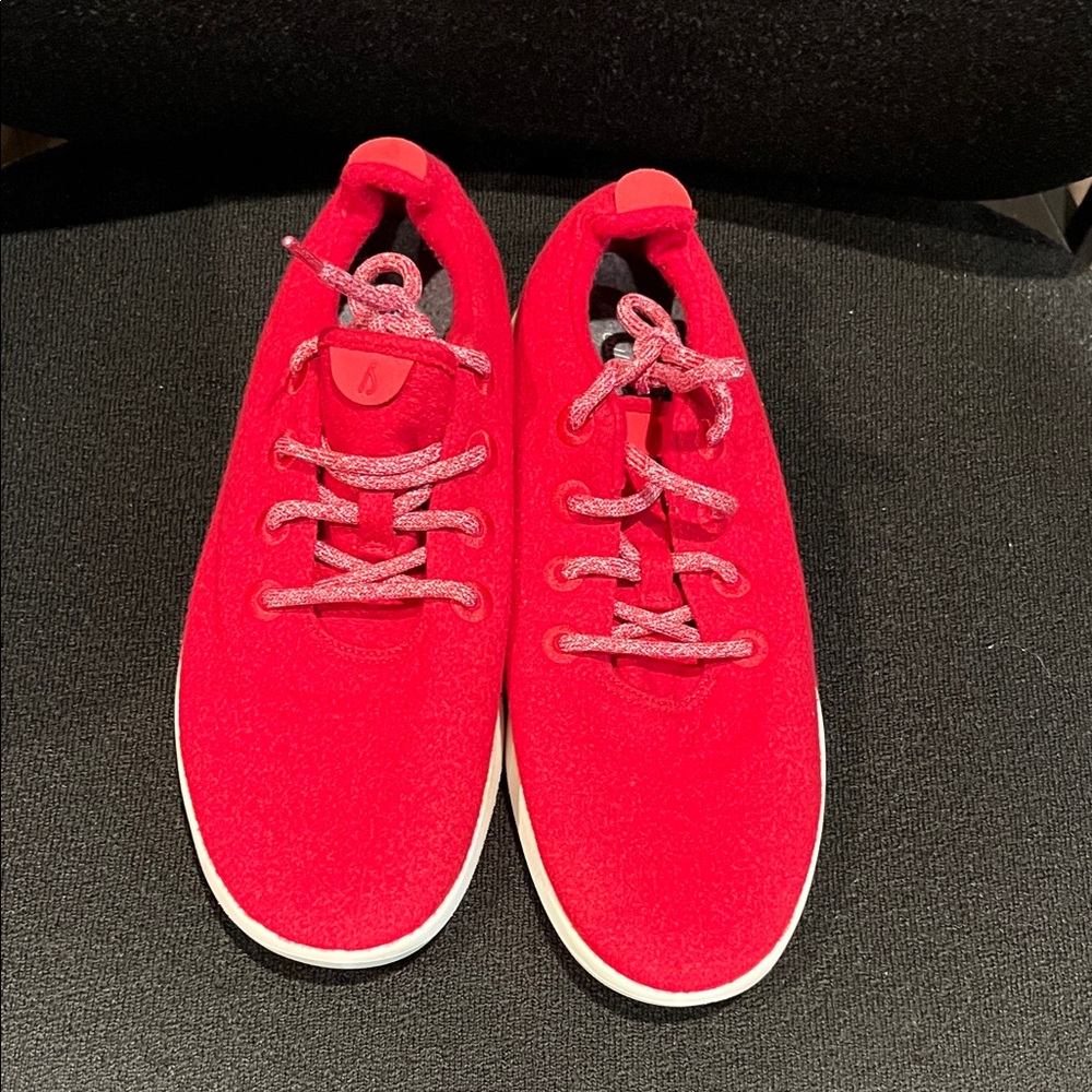 Allbirds Men’s Wool Runners Red and White Candy Cane Size 11 Floor Sample